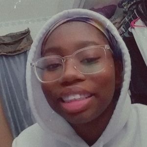 Meet your Posher, Angeline